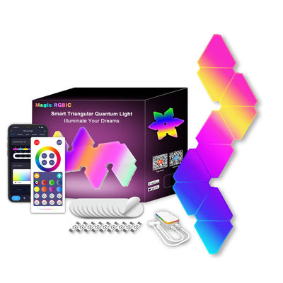 Giá tốt. Đèn tường tam giác LED màu trắng Vật liệu PC Đèn tường nội thất đầy màu sắc trực tuyến